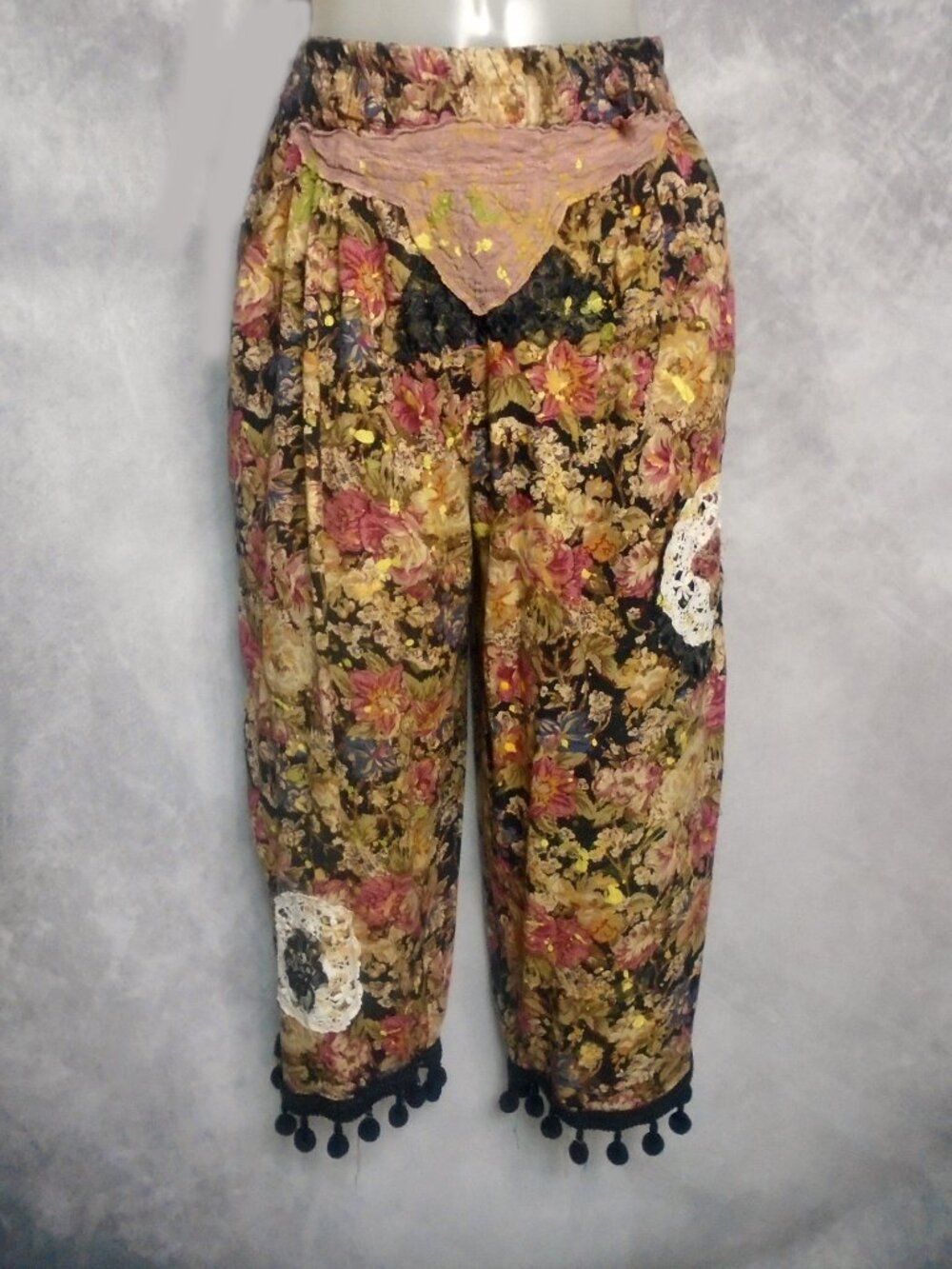 Morigirl Cropped Baggy Pants, Appliques, Paint Splatter - Imperfection Art - Picture 3 of 10